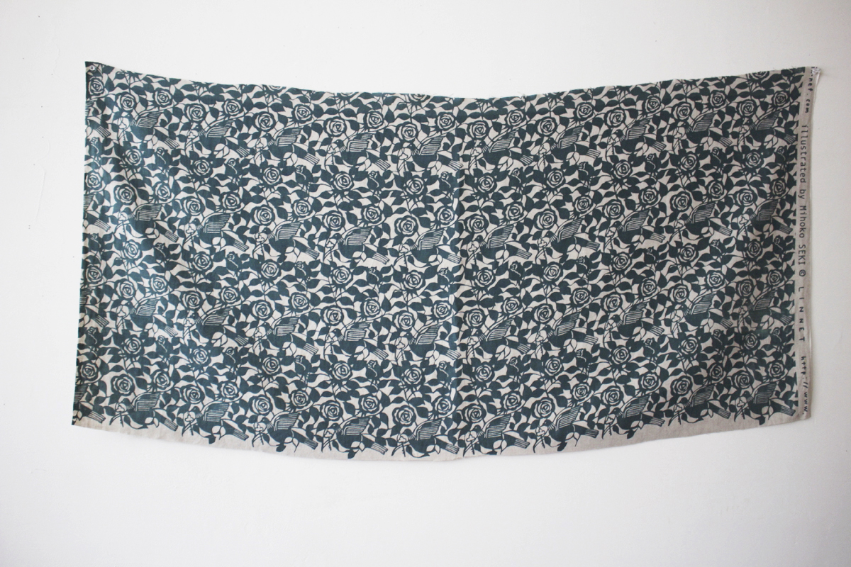 LINNETリネンプリント 薔薇と鳩 フラックス×グリーン